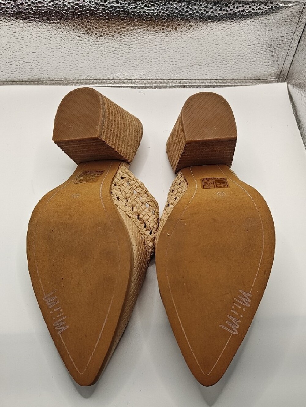 Mi.im. Leather Woven Pointed-Toe Mules in Tan 8.5 - Picture 2 of 9